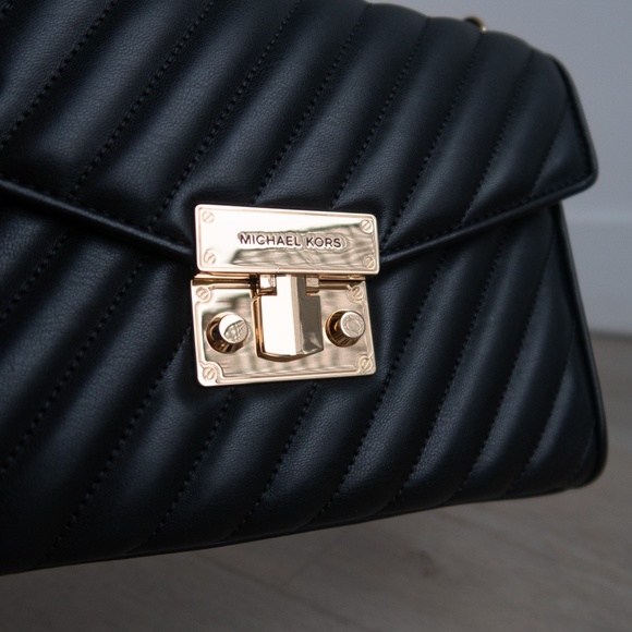 Michael Kors Rose Medium Quilted Shoulder Bag - Picture 2 of 6